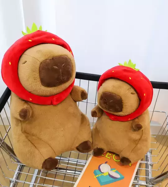 Gấu Bông Capybara Đội Mũ Dâu